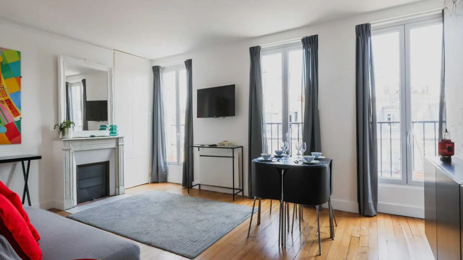 Luminous 1Bdr Witha C&Balcony-Marais Louvre Apartment Paris
