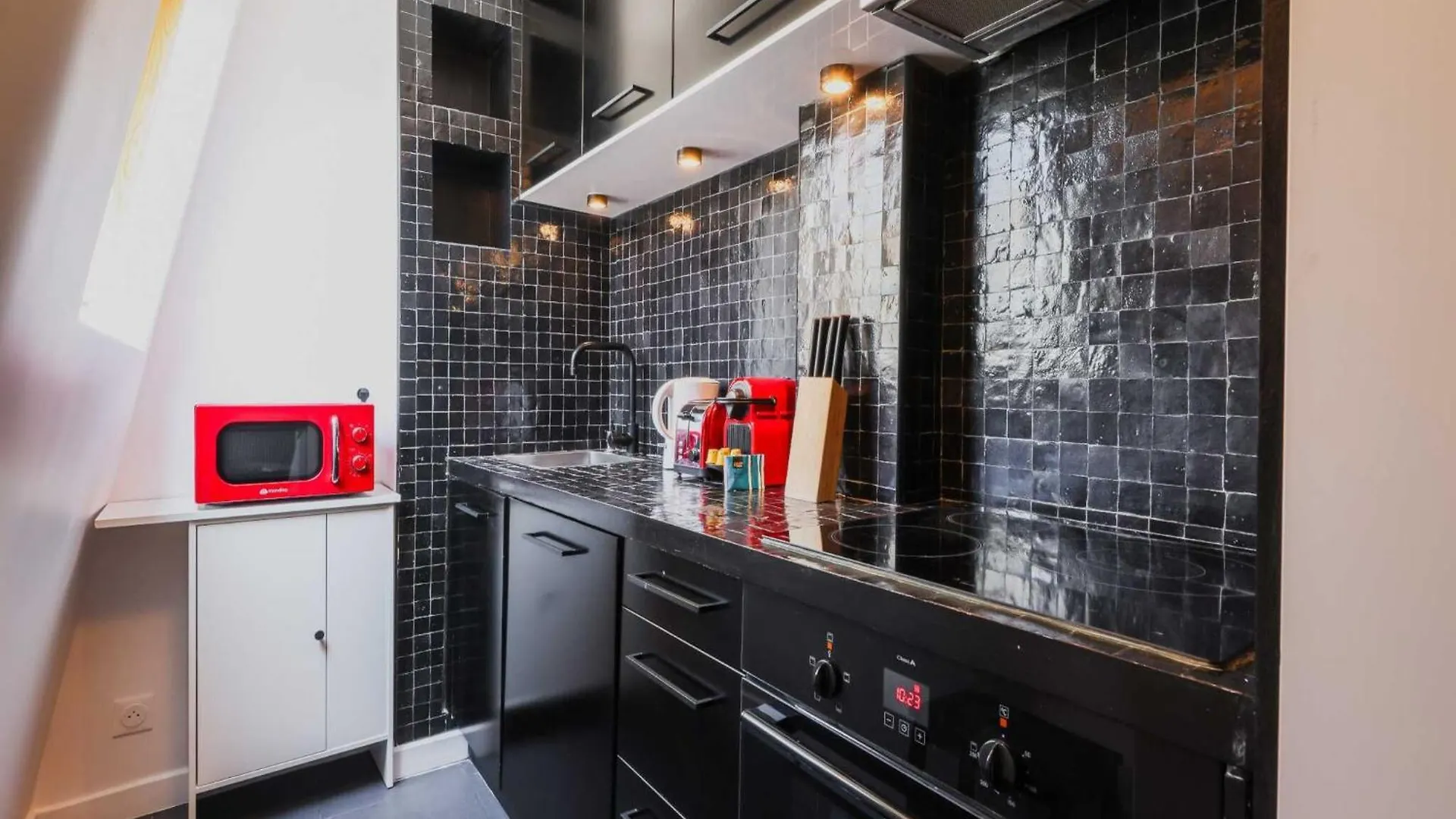 Luminous 1Bdr Witha C&Balcony-Marais Louvre Apartment Paris