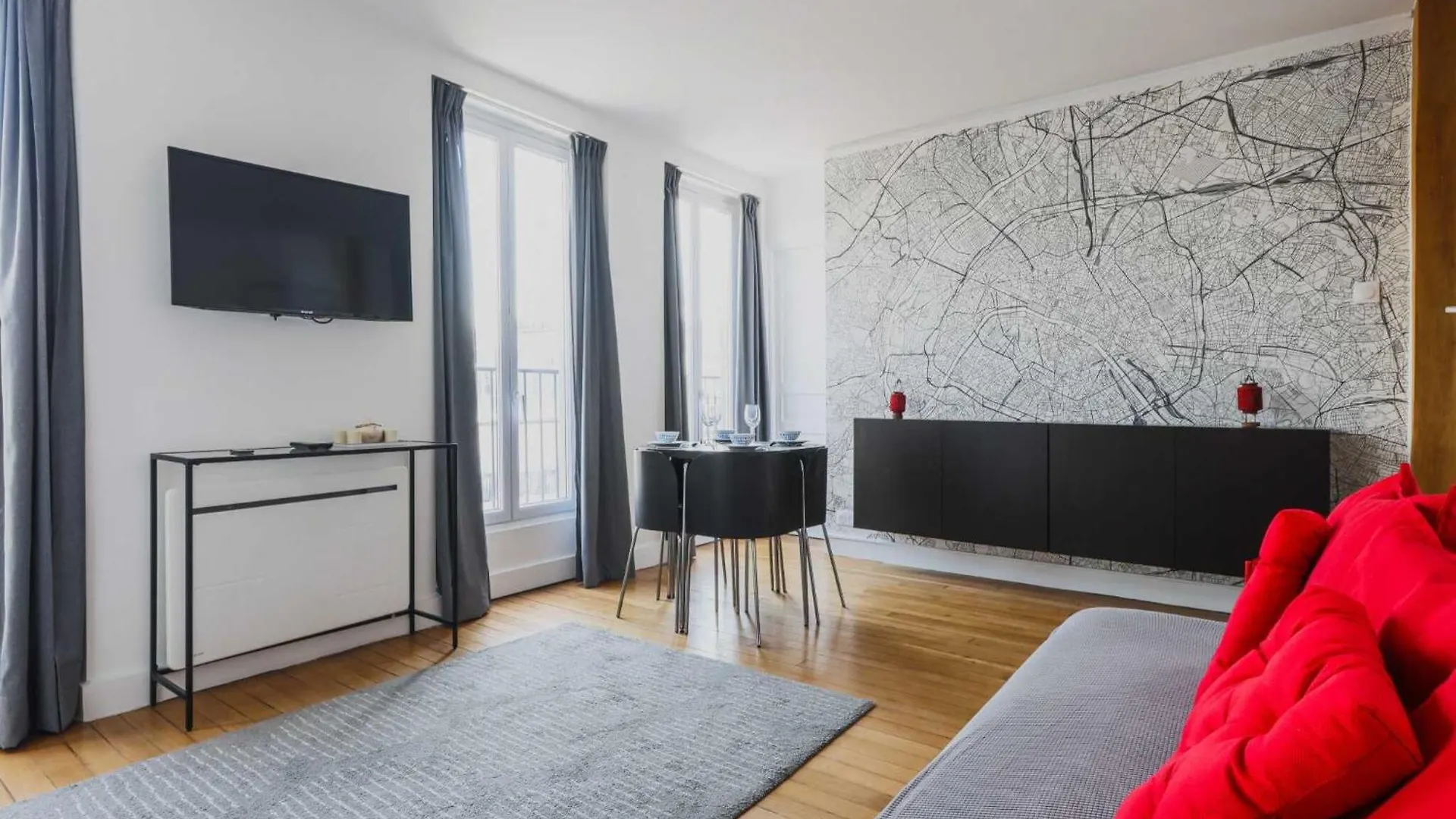 Luminous 1Bdr Witha C&Balcony-Marais Louvre Apartment Paris